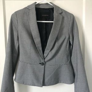 Banana Republic Black and White Blazer Size 0P 0 petite